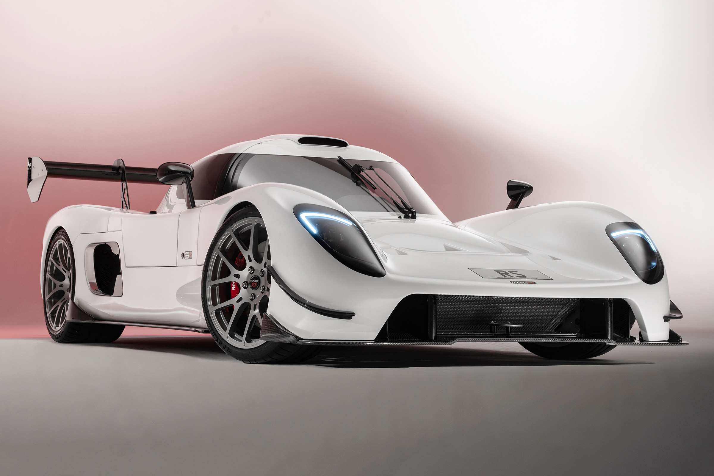 Ultima RS - studio front 