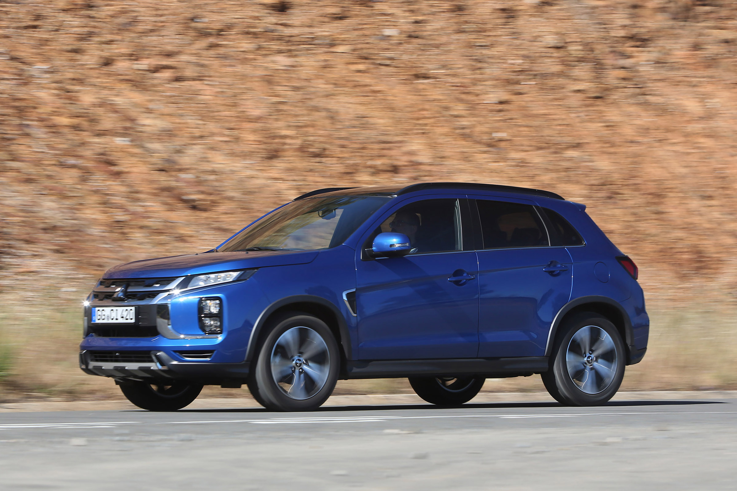 Mitsubishi ASX - front action