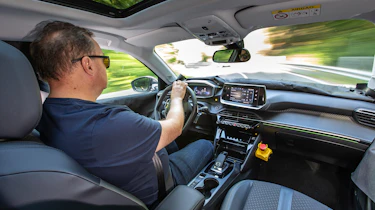 Peugeot 2008 prototype - driving