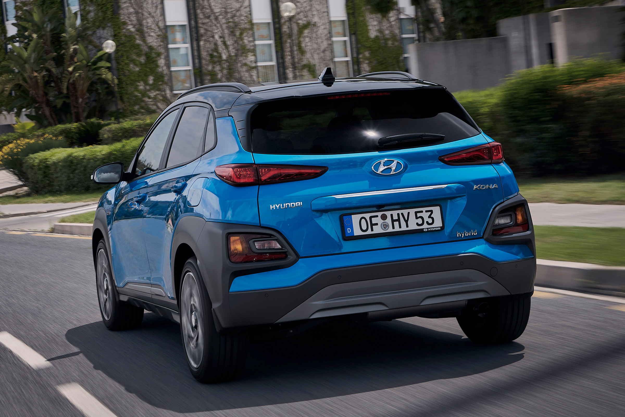 Hyundai Kona hybrid - rear tracking