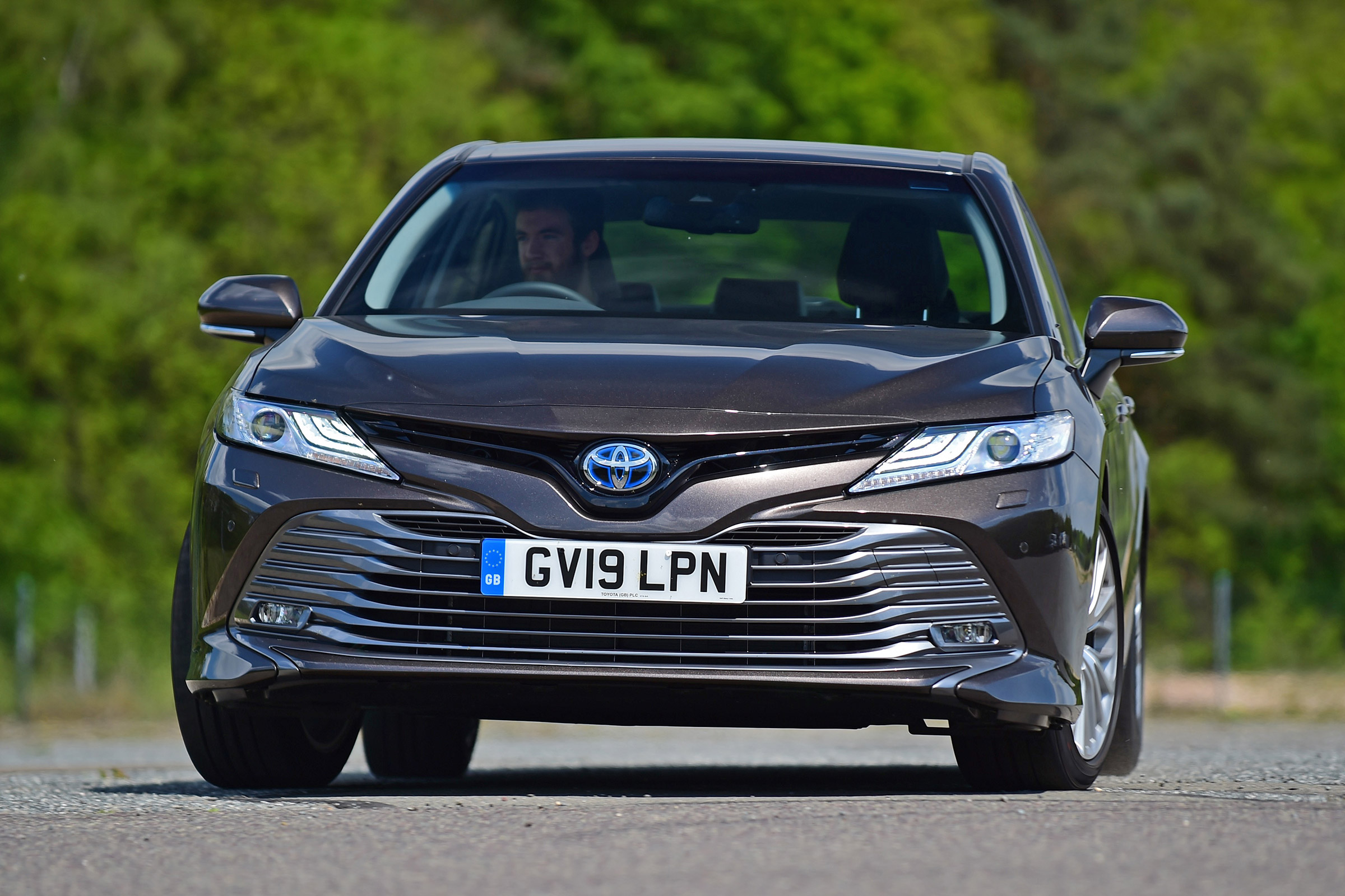 Toyota Camry - front cornering