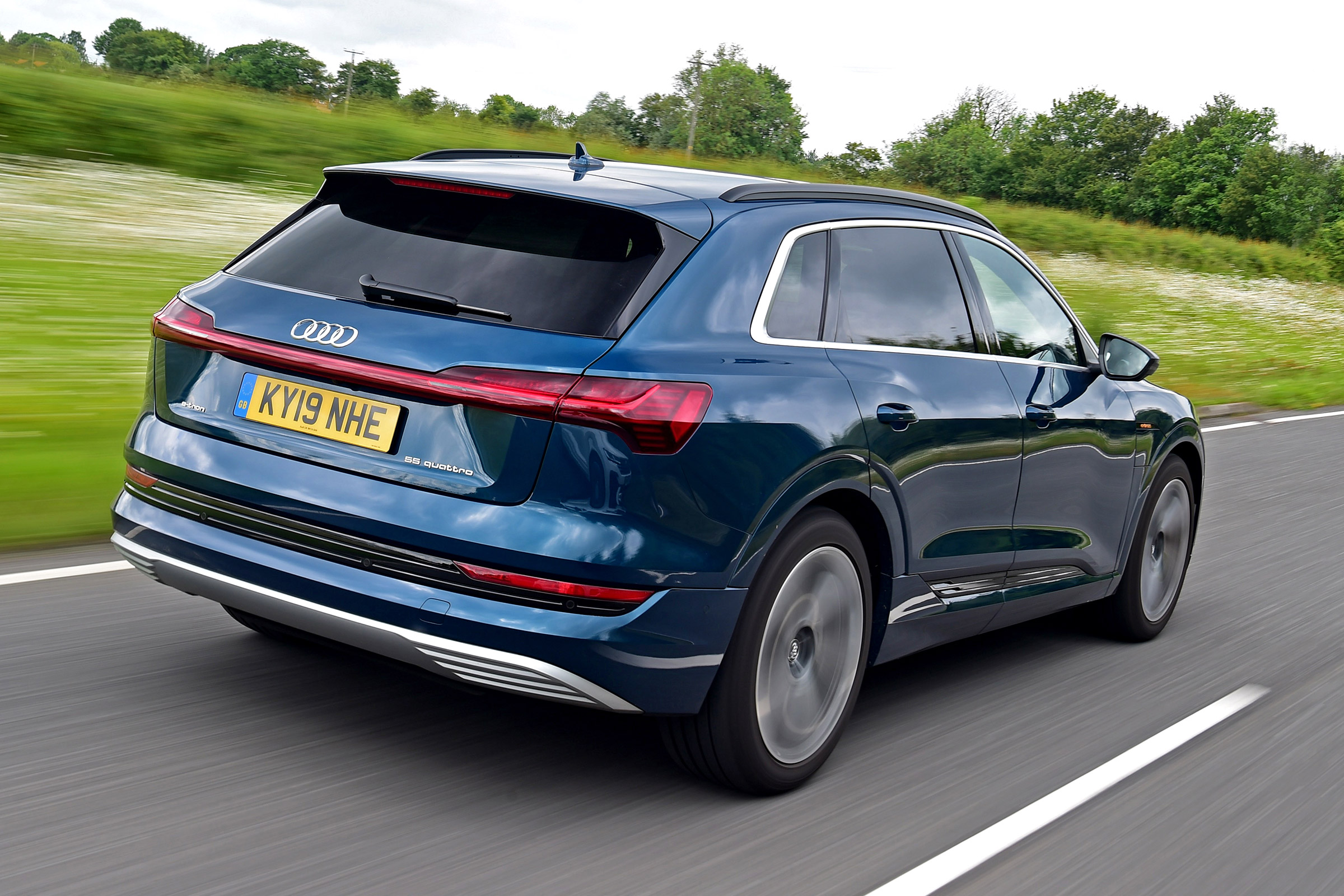 Audi e-tron - rear