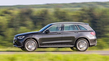 Mercedes GLC - side action
