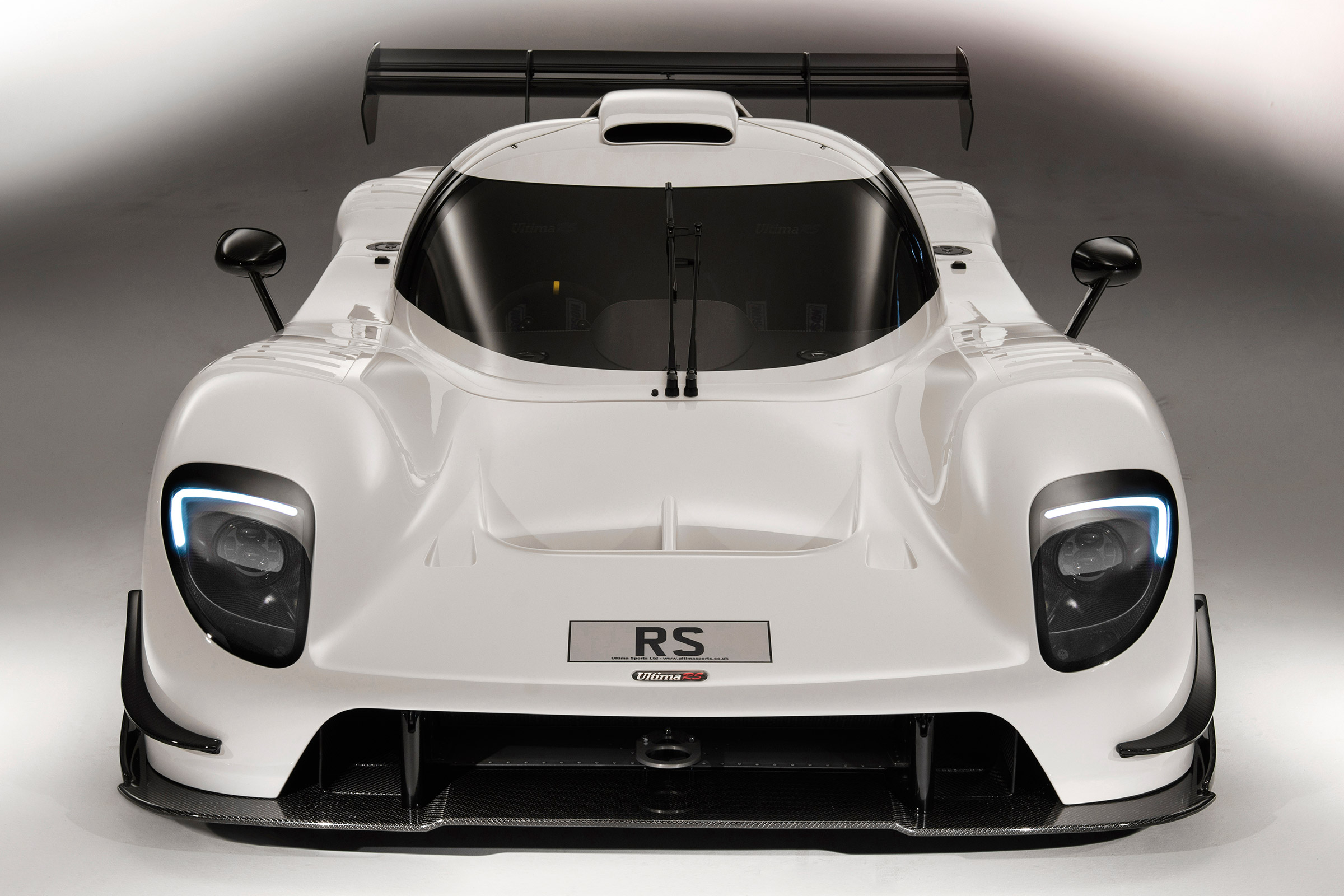 Ultima RS - studio full front