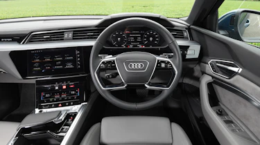 Audi e-tron - dash