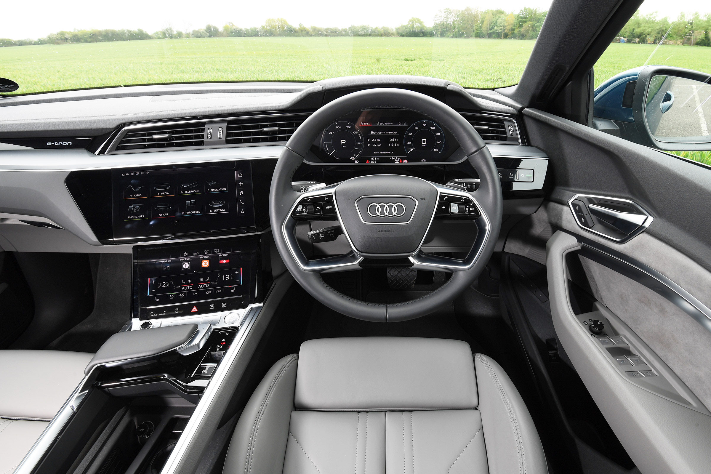 Audi e-tron long termer - first report dash