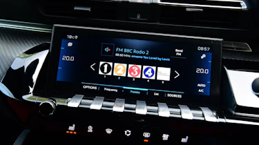 Peugeot 508 SW - radio