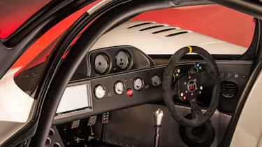 Ultima RS - studio dash