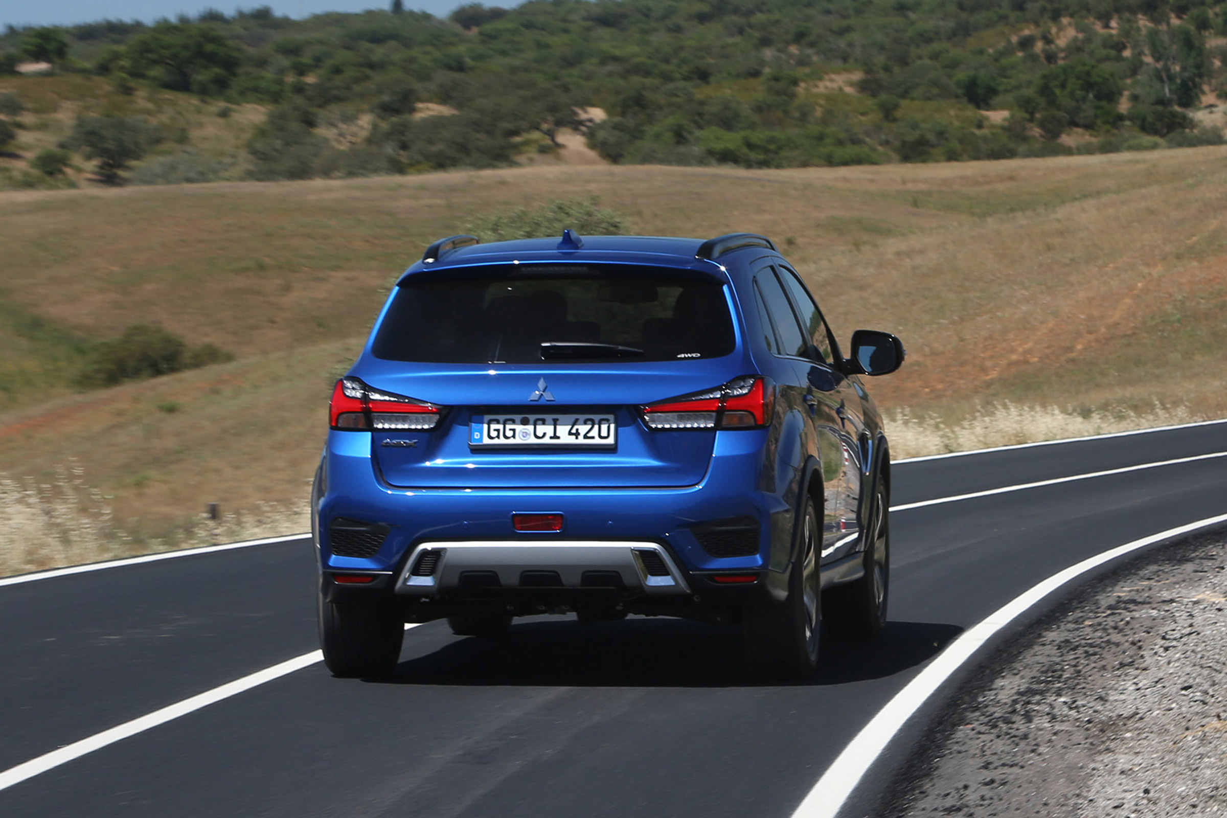 Mitsubishi ASX - rear cornering