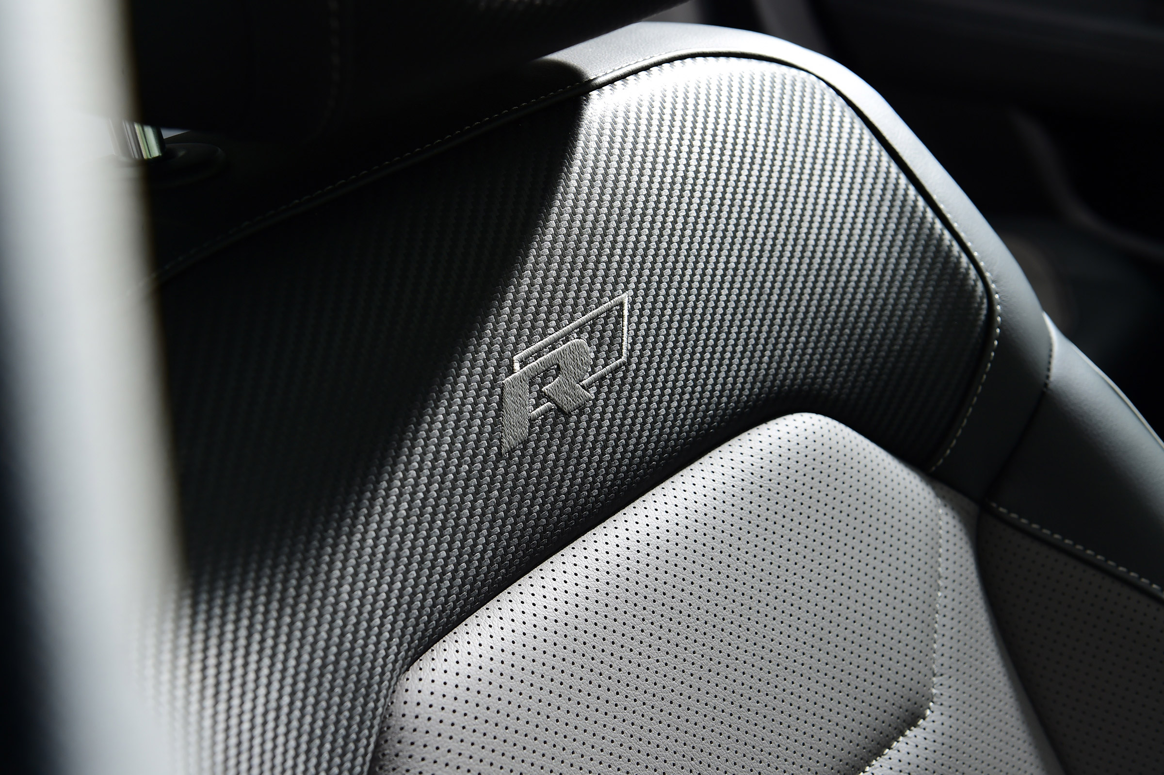 Volkswagen Touareg long termer - first report seat detail