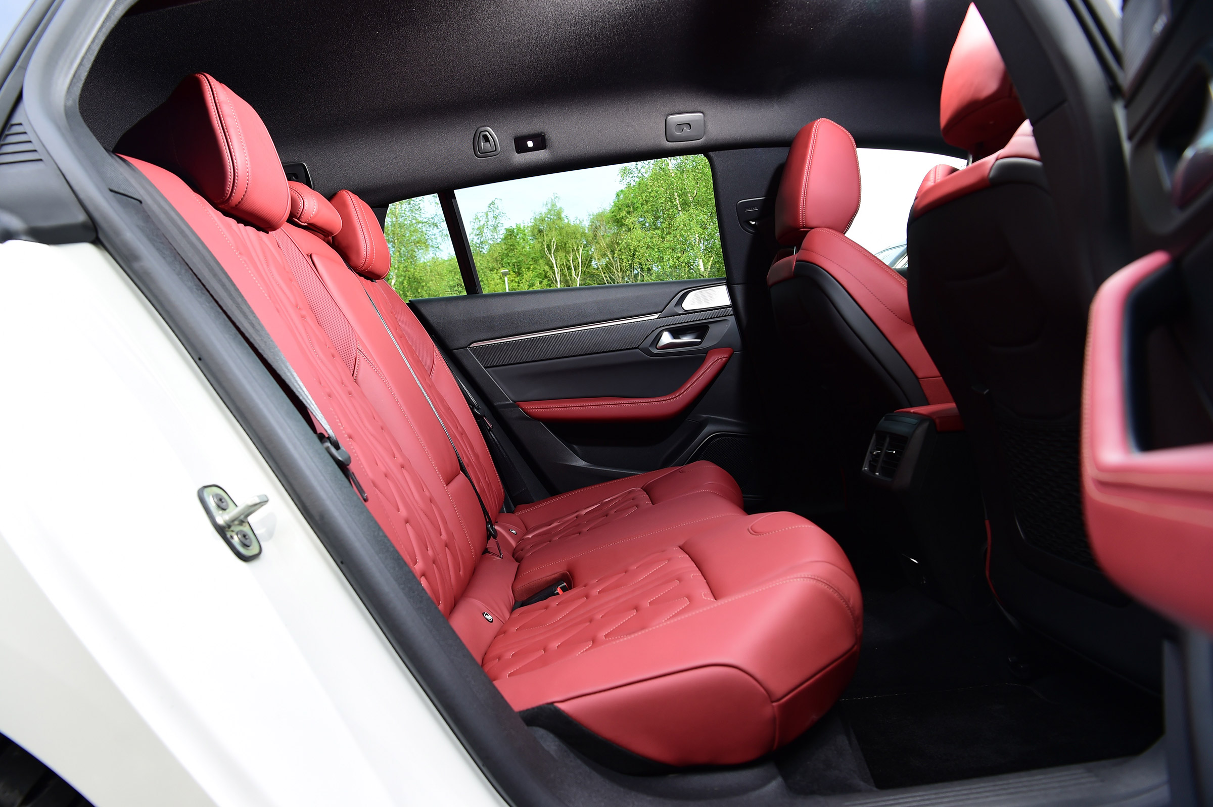 Peugeot 508 SW - rear seats