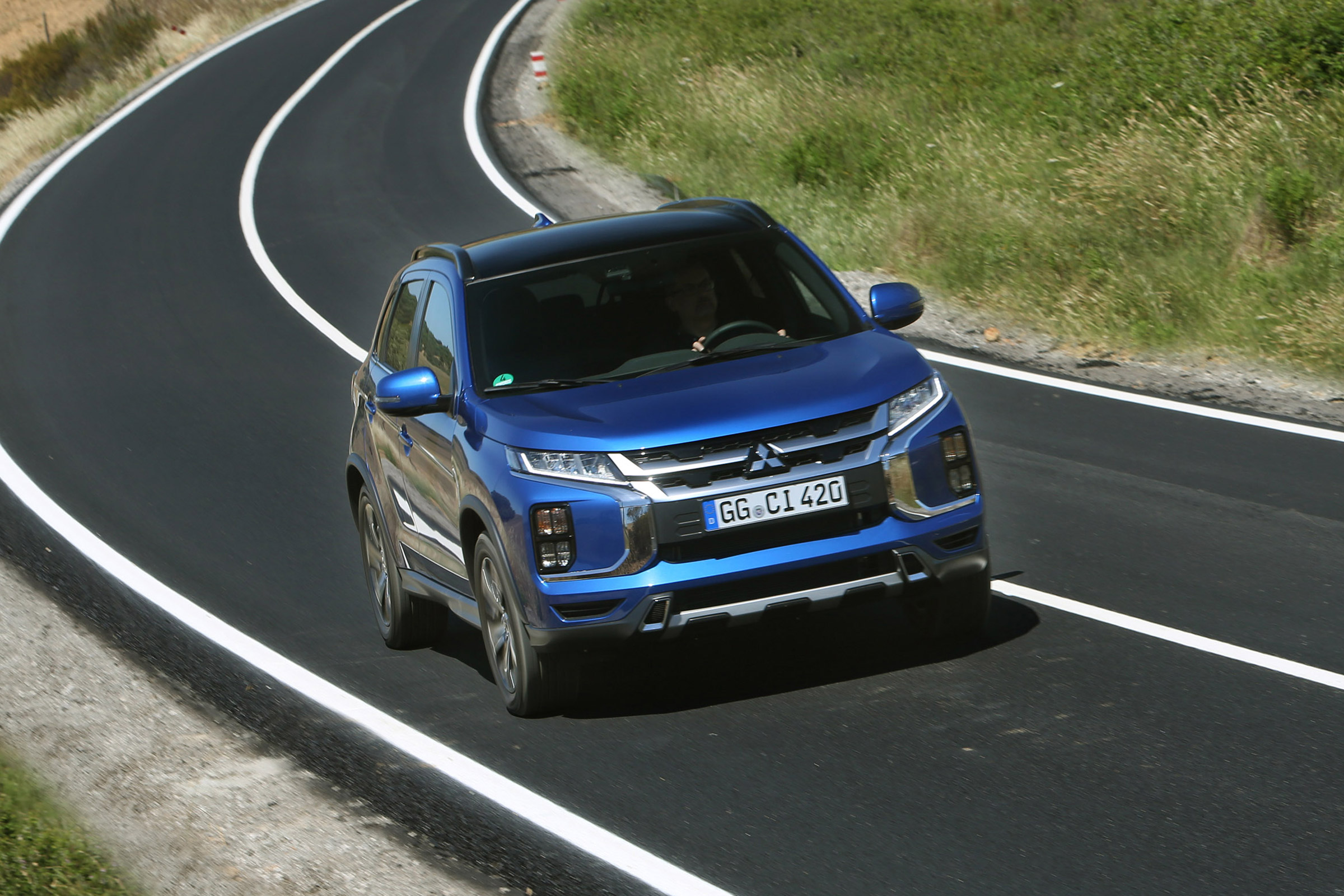 Mitsubishi ASX - front cornering