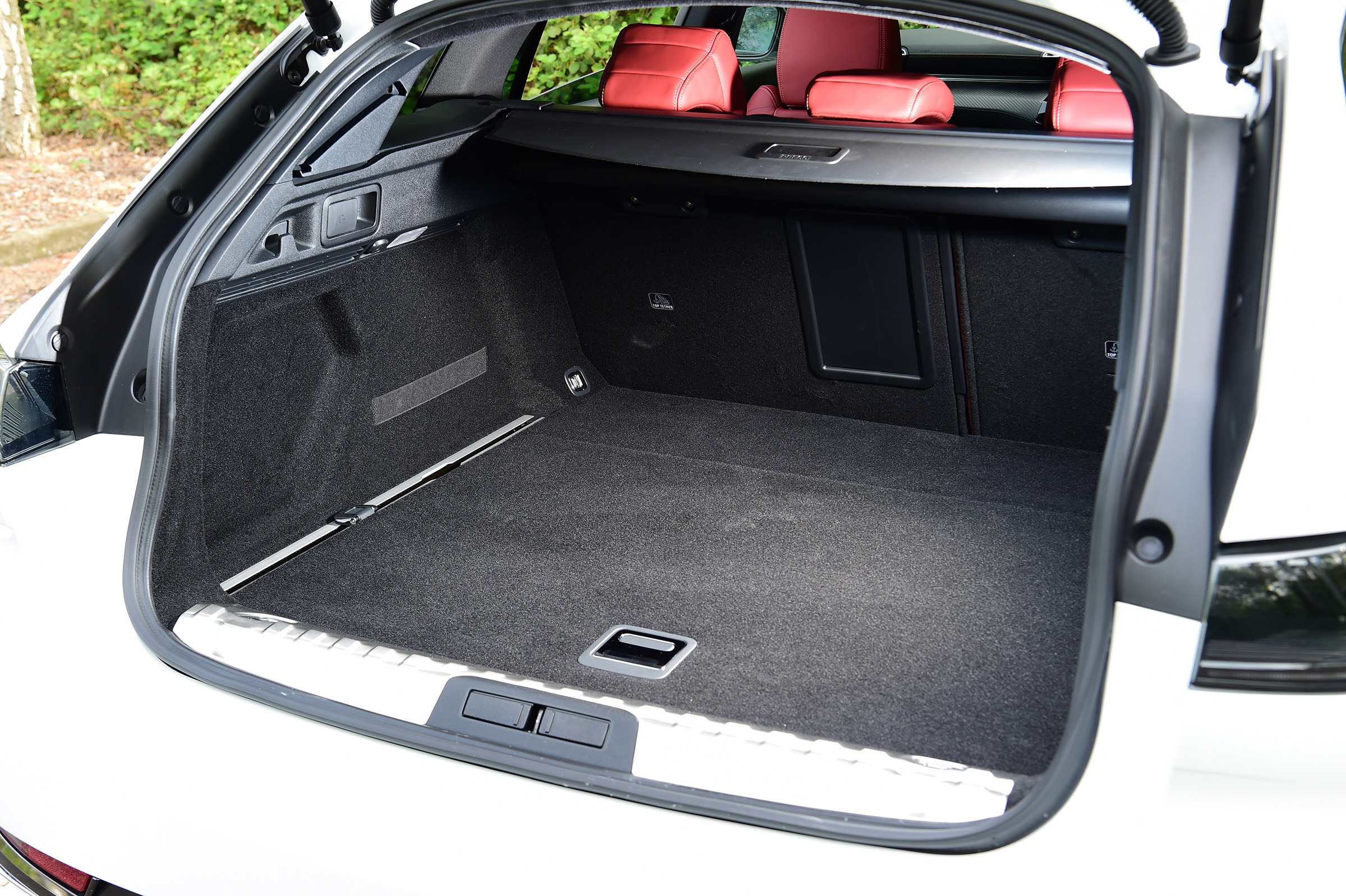 Peugeot 508 SW - boot