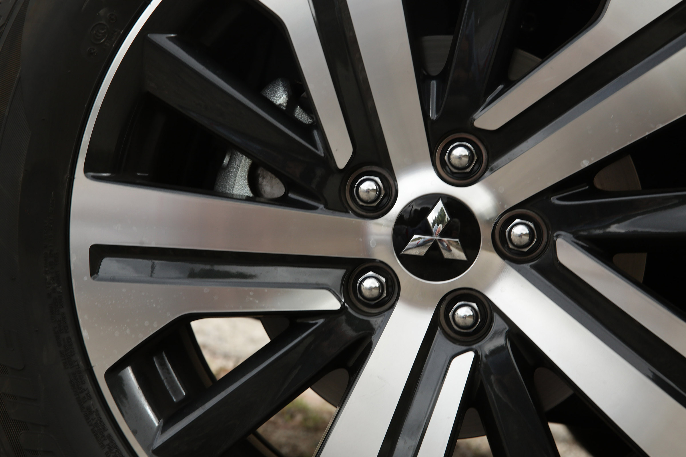 Mitsubishi ASX - wheel