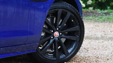 Jaguar XE - wheel