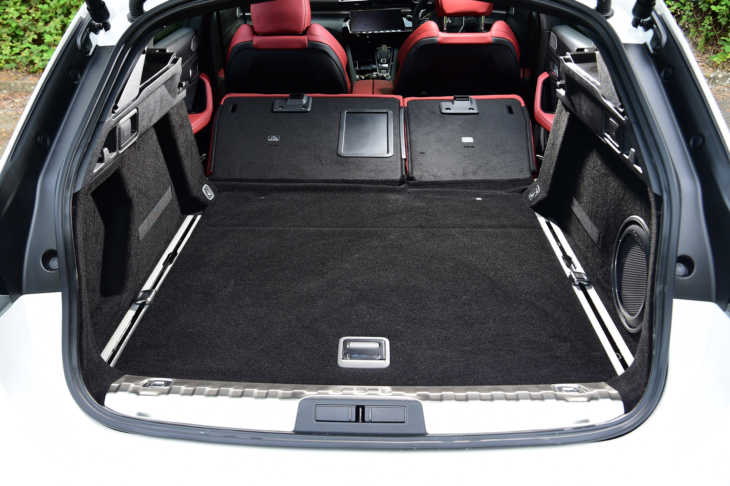 Peugeot 508 SW - boot seats down