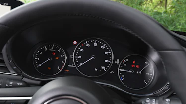 Mazda 3 - dials