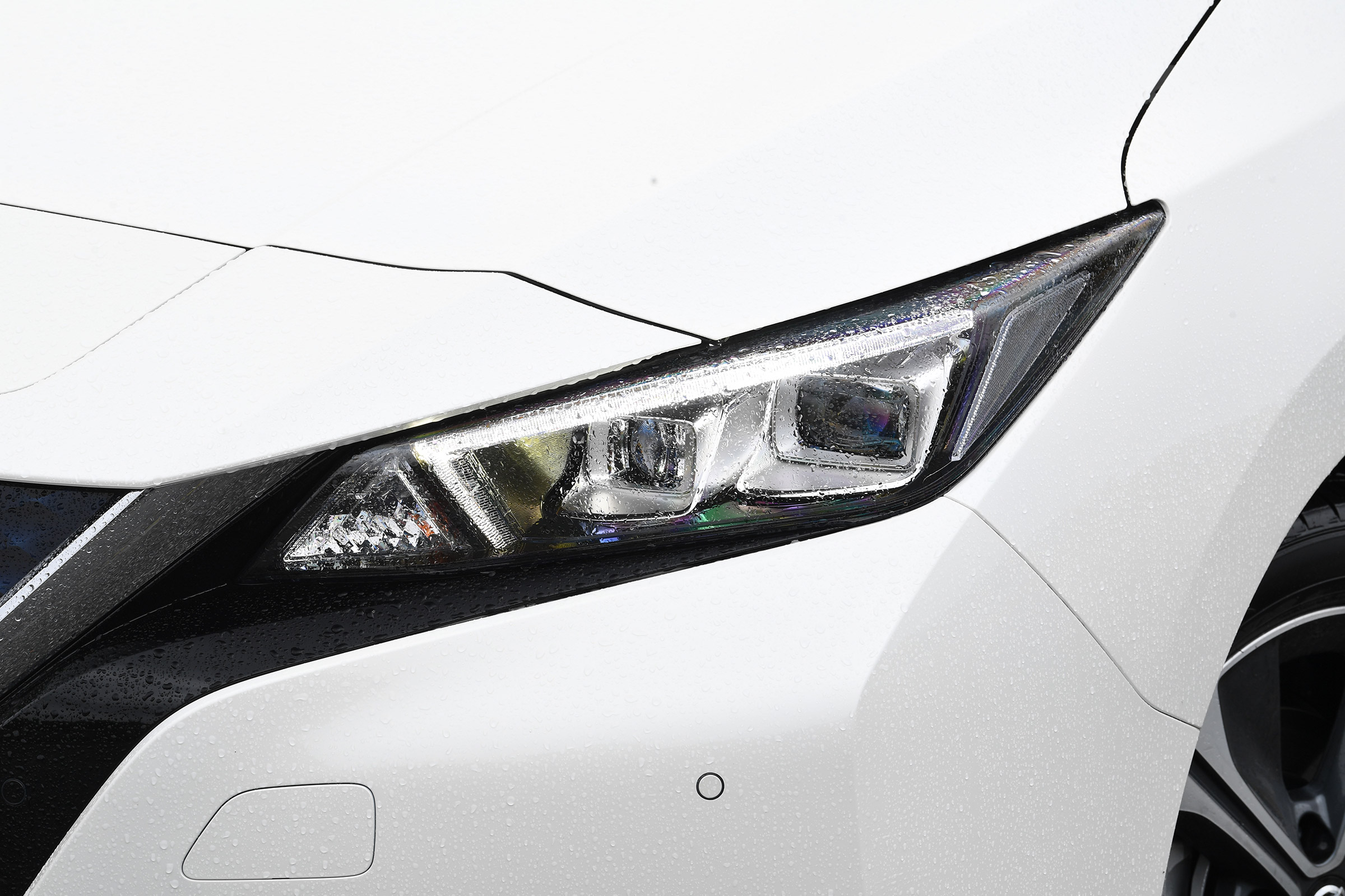 Nissan Leaf e+ - front lights