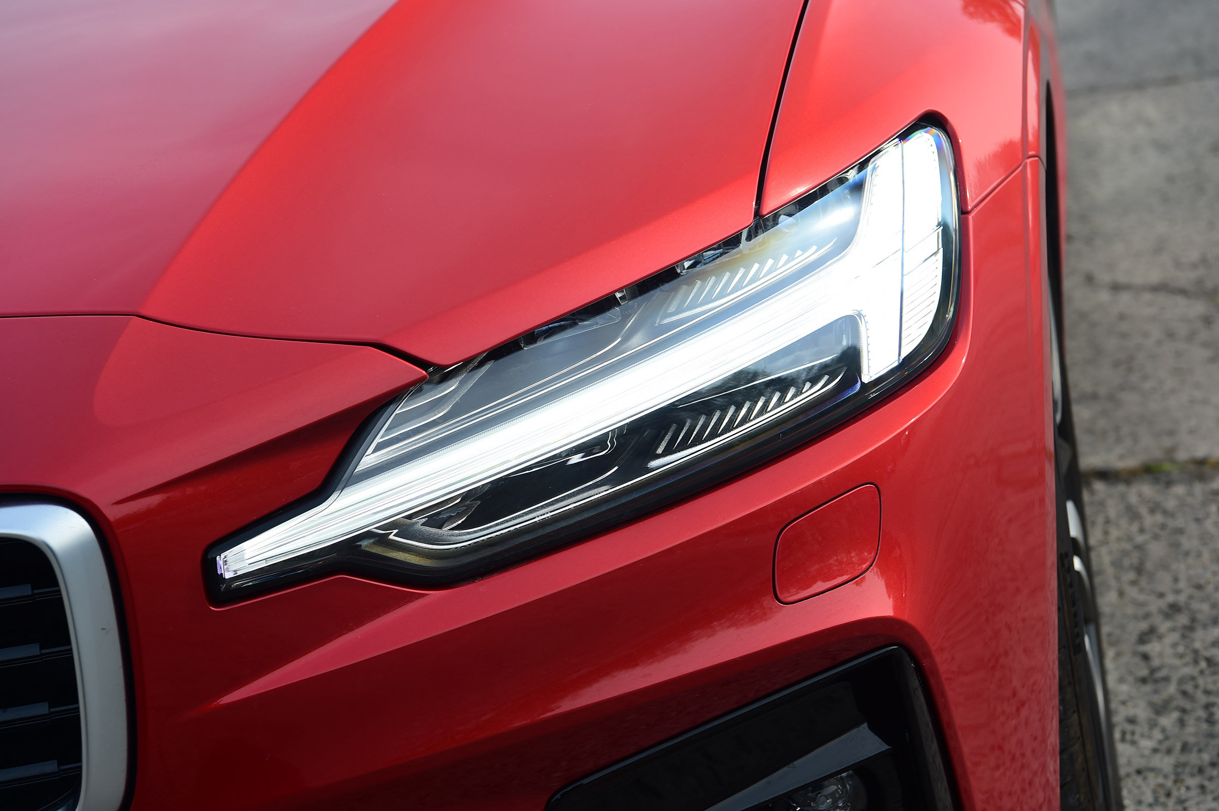 Volvo S60 - front light