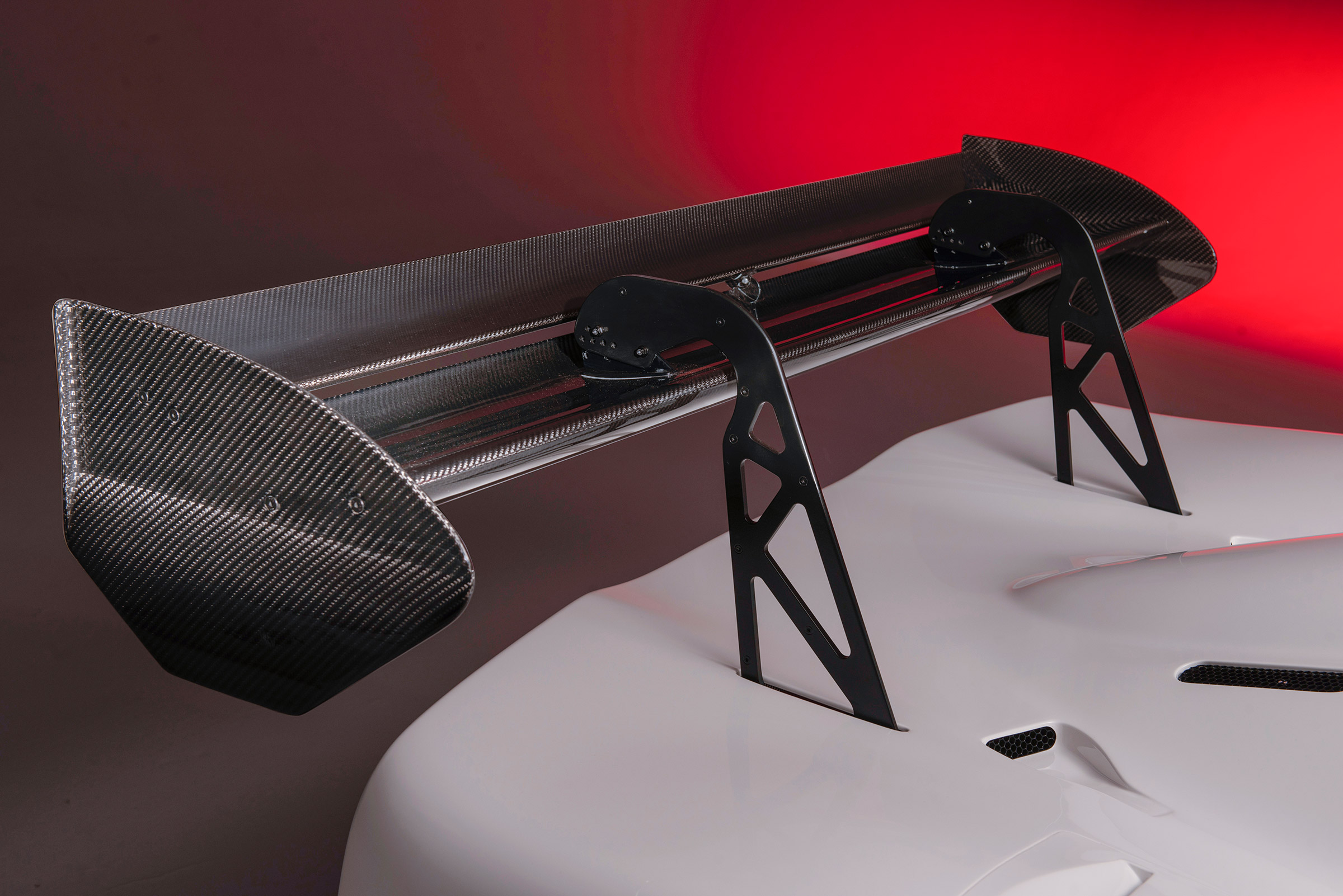 Ultima RS - studio rear wing