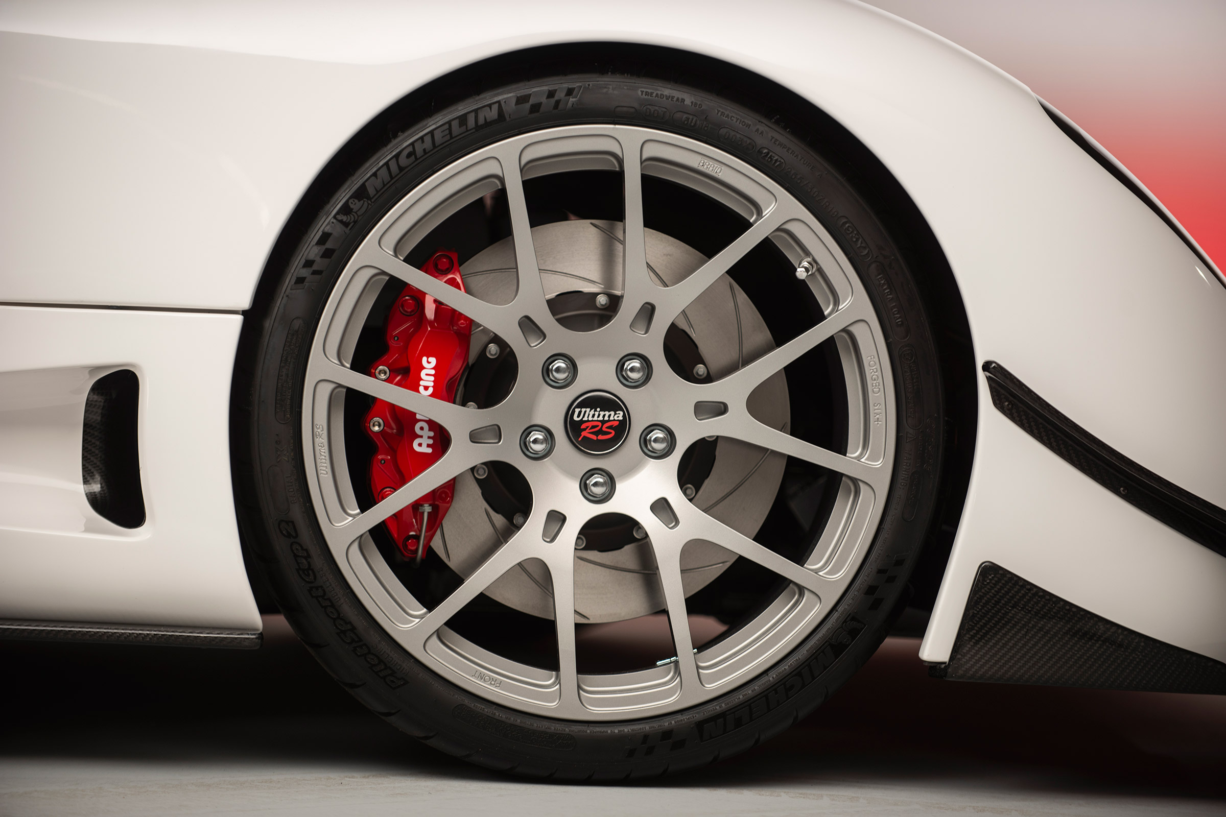 Ultima RS - studio wheel