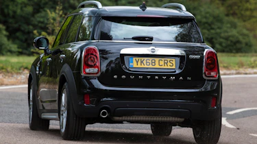 MINI Countryman - rear cornering