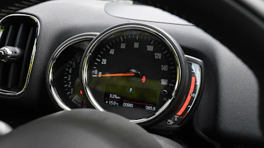 MINI Countryman - dials