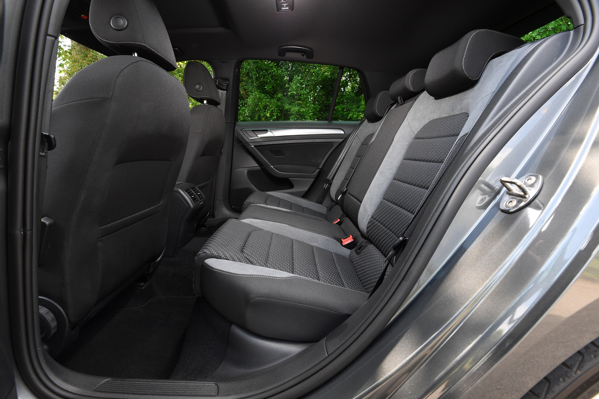 Volkswagen Golf - rear seats