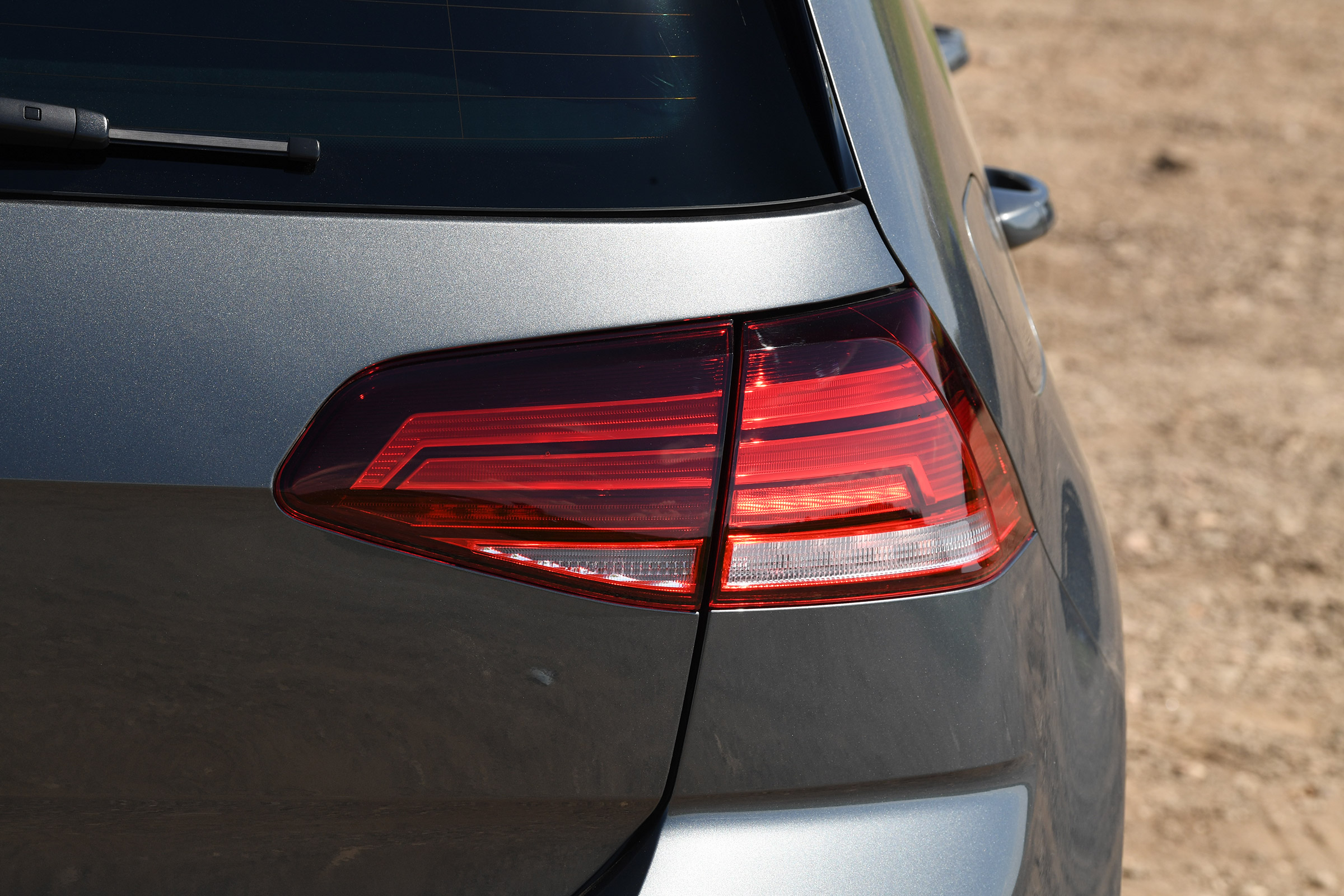 Volkswagen Golf - rear light