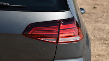 Volkswagen Golf - rear light