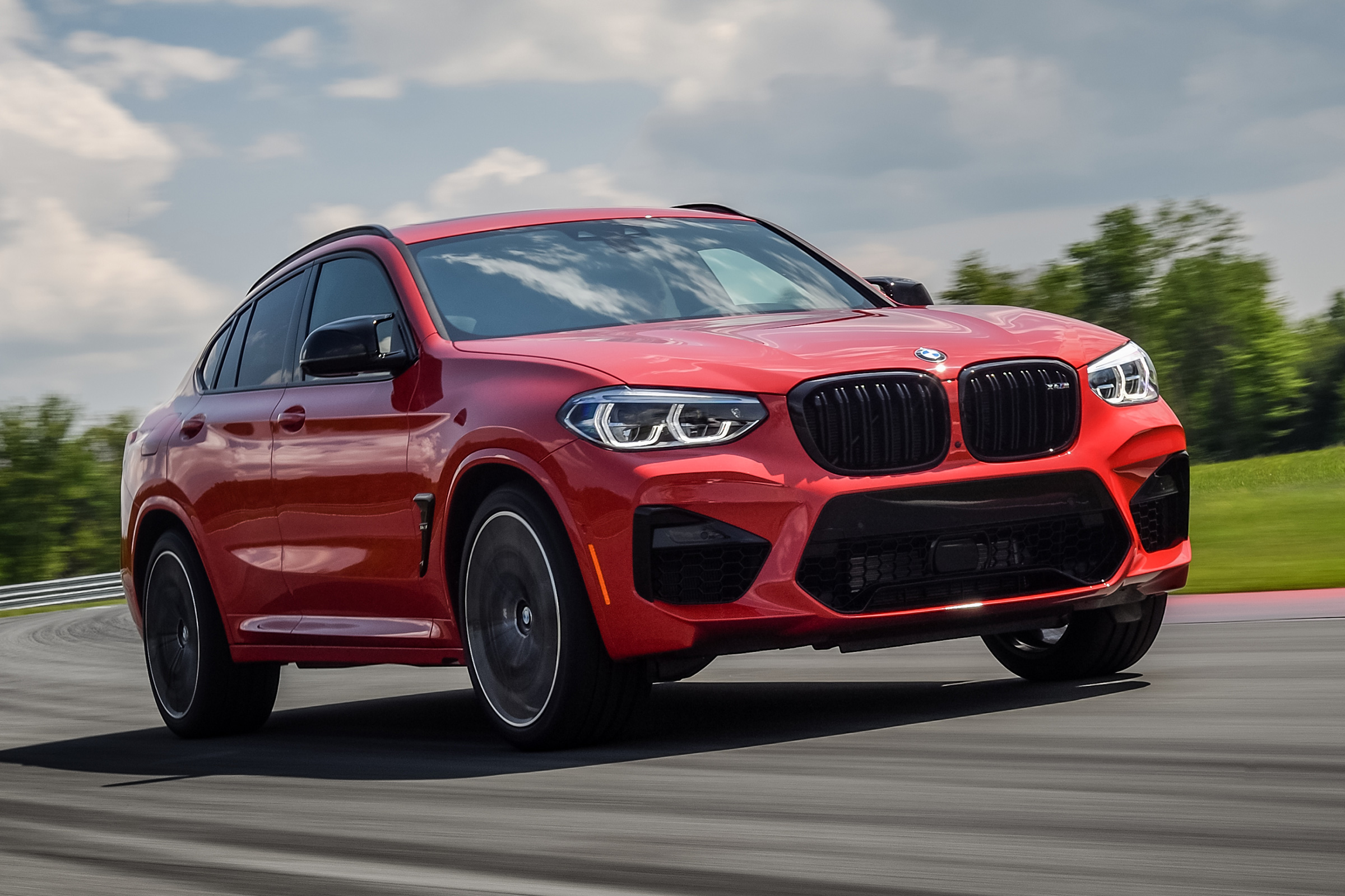 BMW X4 M Competition - front tracking
