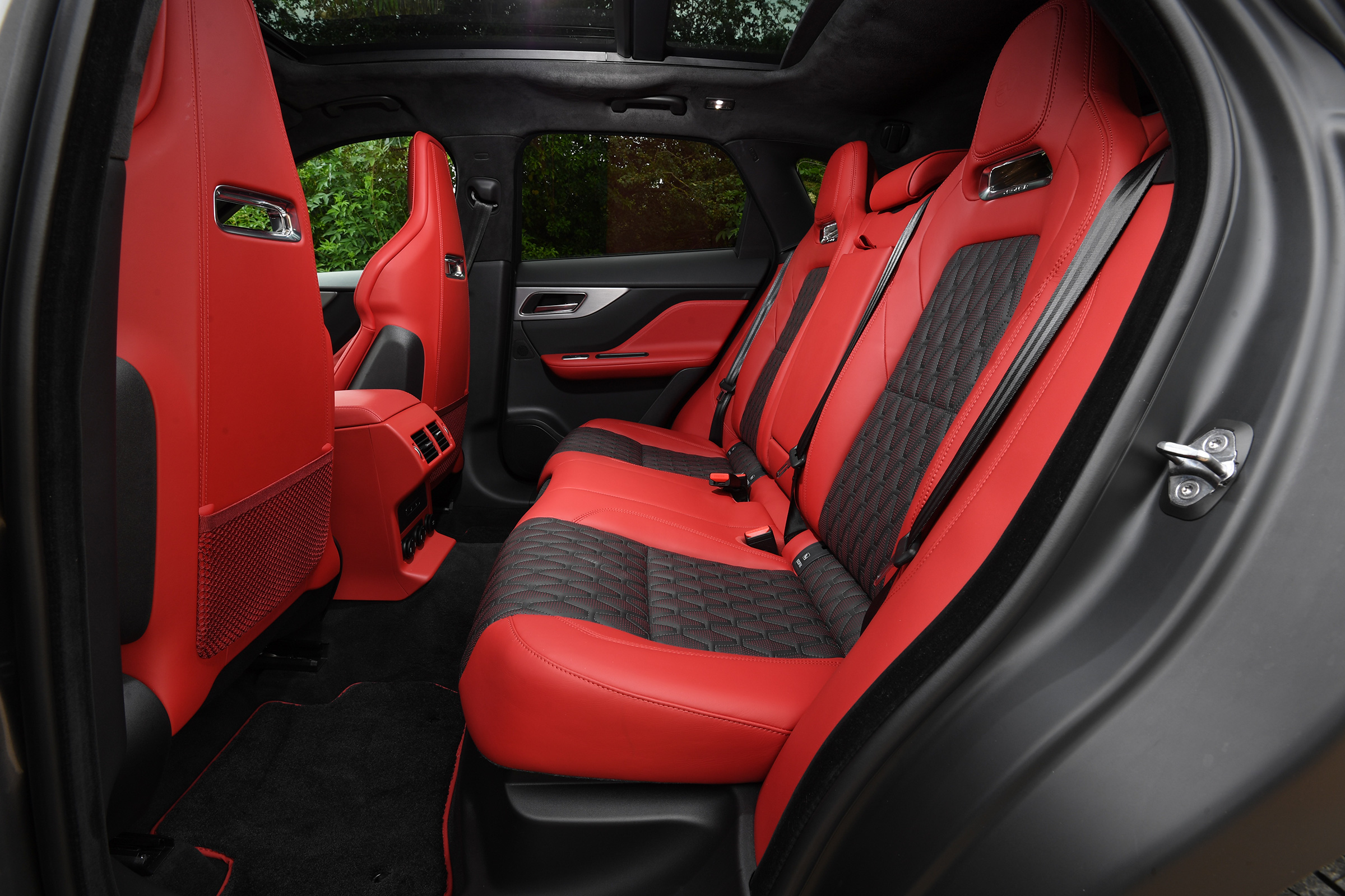 Jaguar F-Pace SVR - rear seats