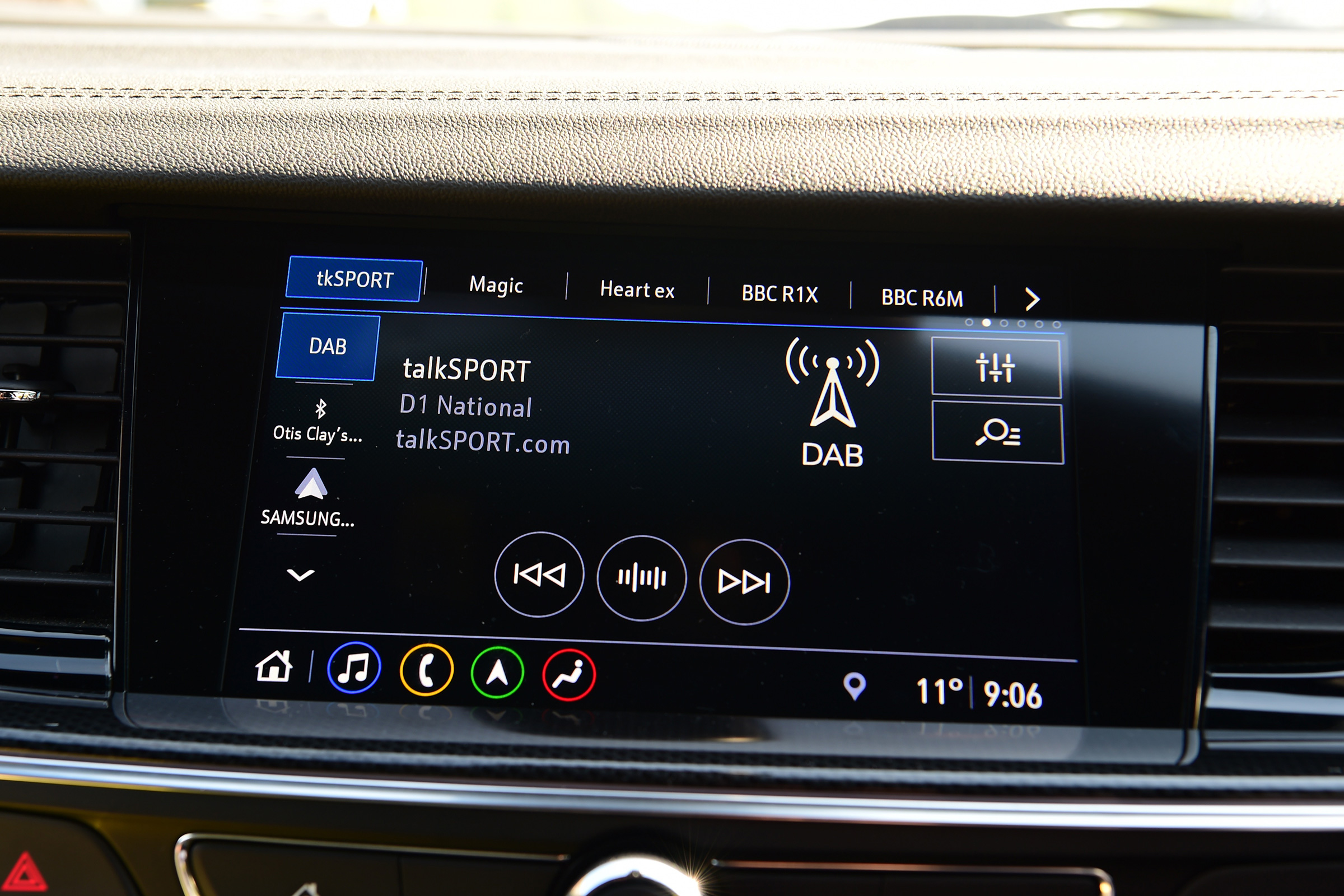 Vauxhall Insignia Grand Sport - infotainment