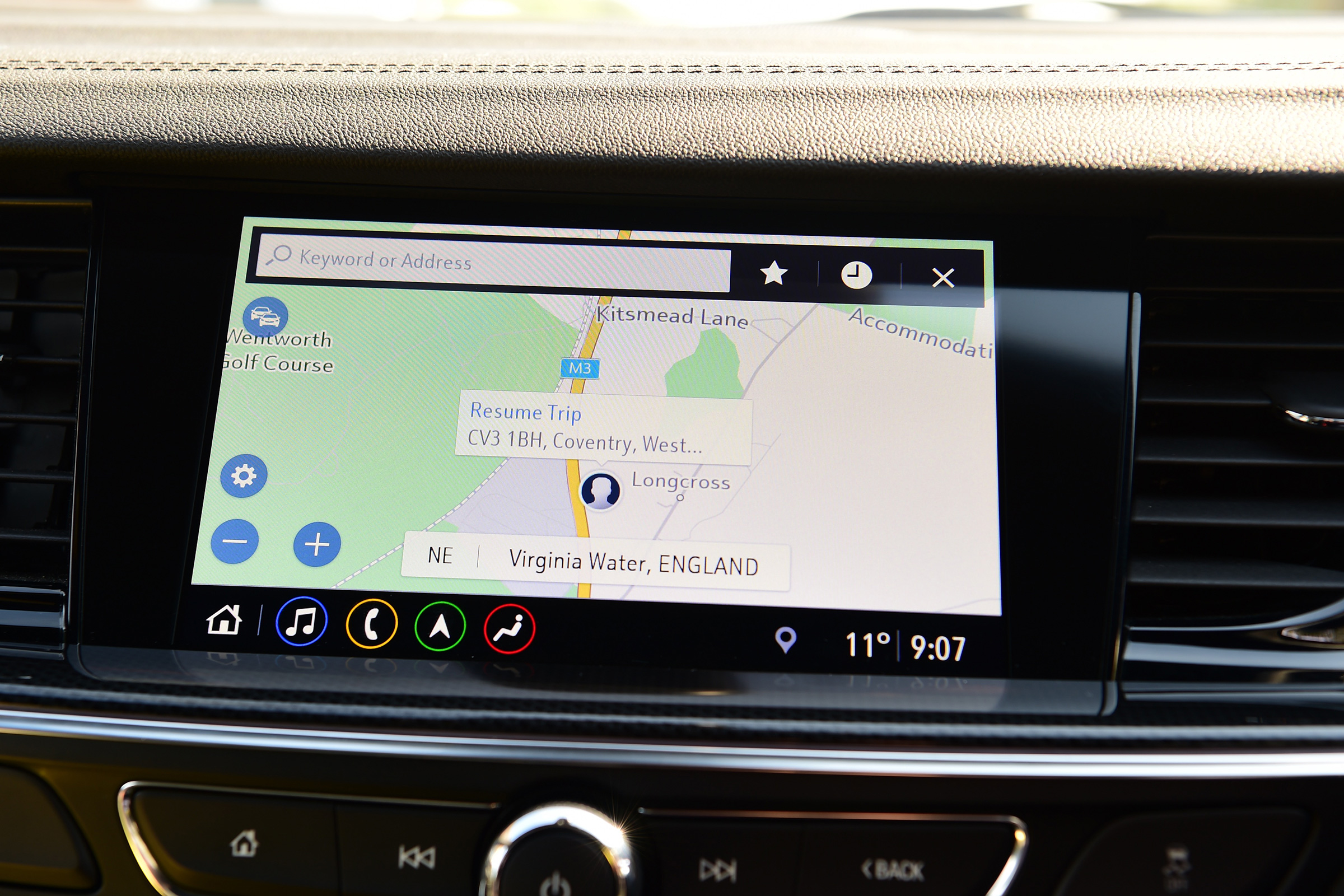 Vauxhall Insignia Grand Sport - sat-nav