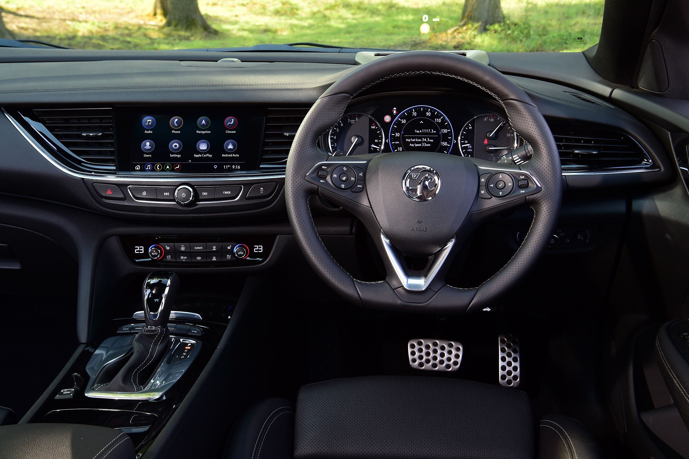 Vauxhall Insignia Grand Sport - front tracking