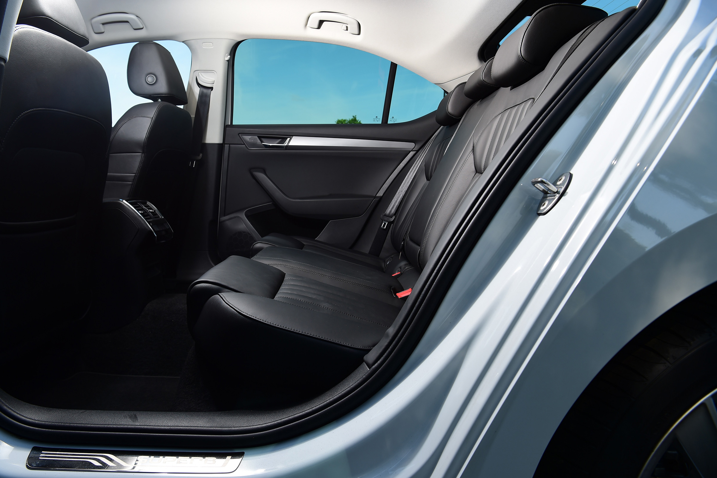 Skoda Superb - rear seats