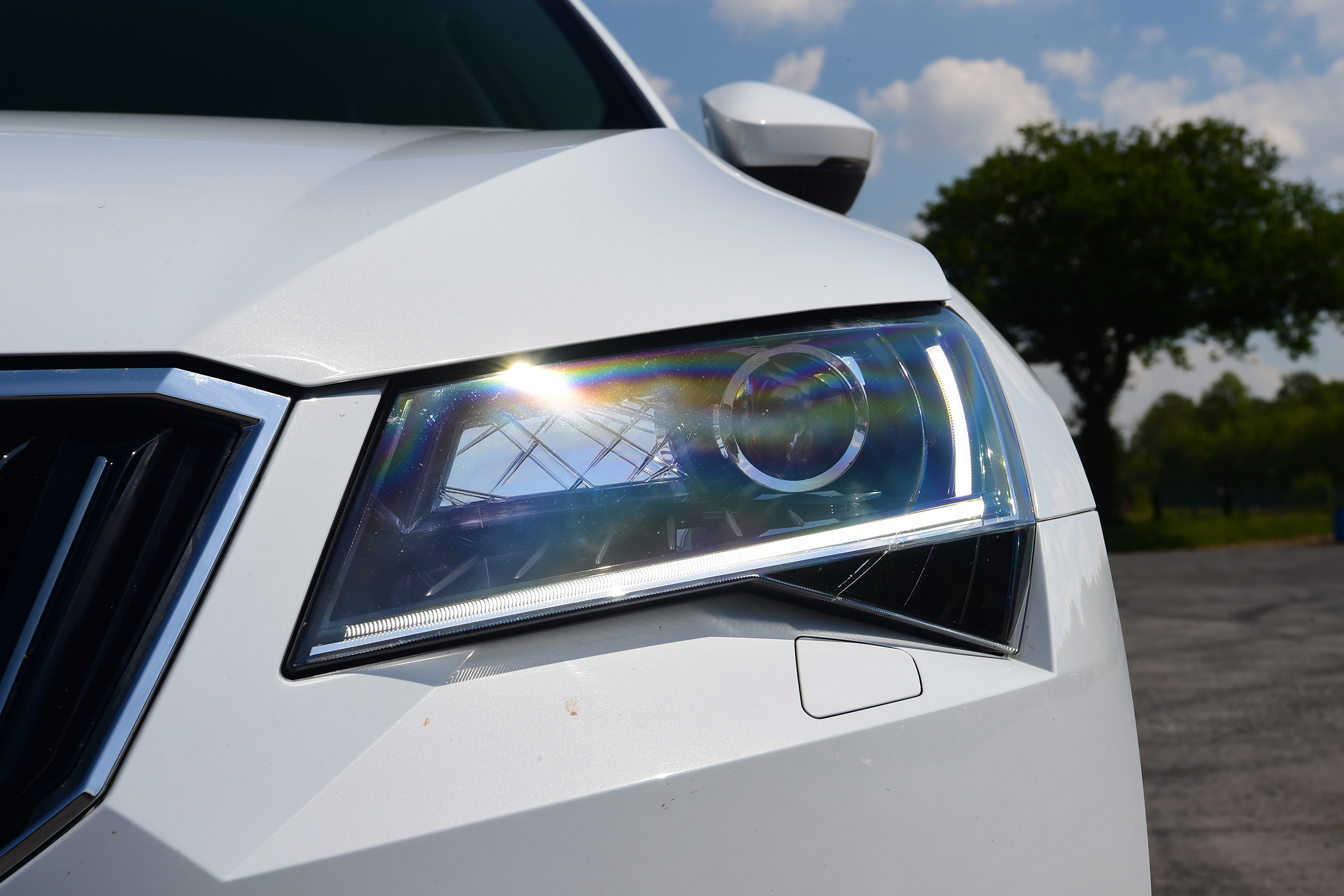 Skoda Superb - headlight
