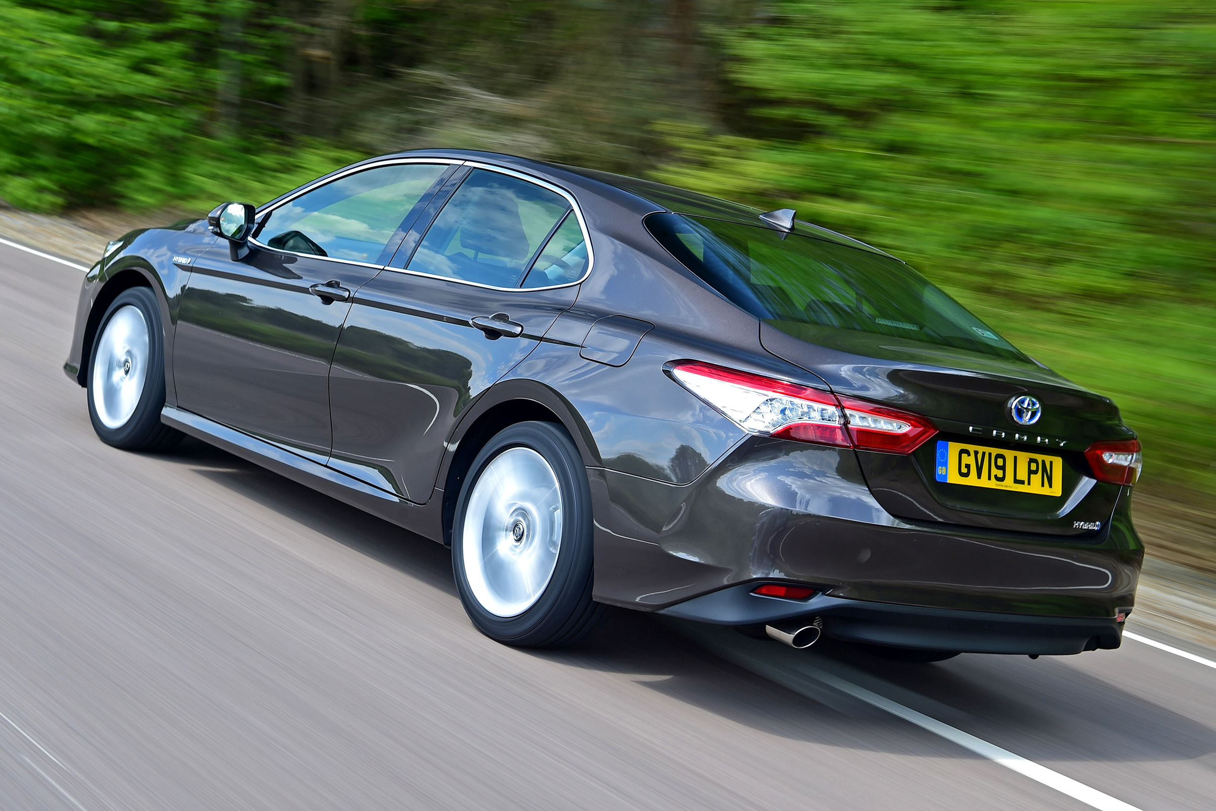Toyota Camry - rear tracking