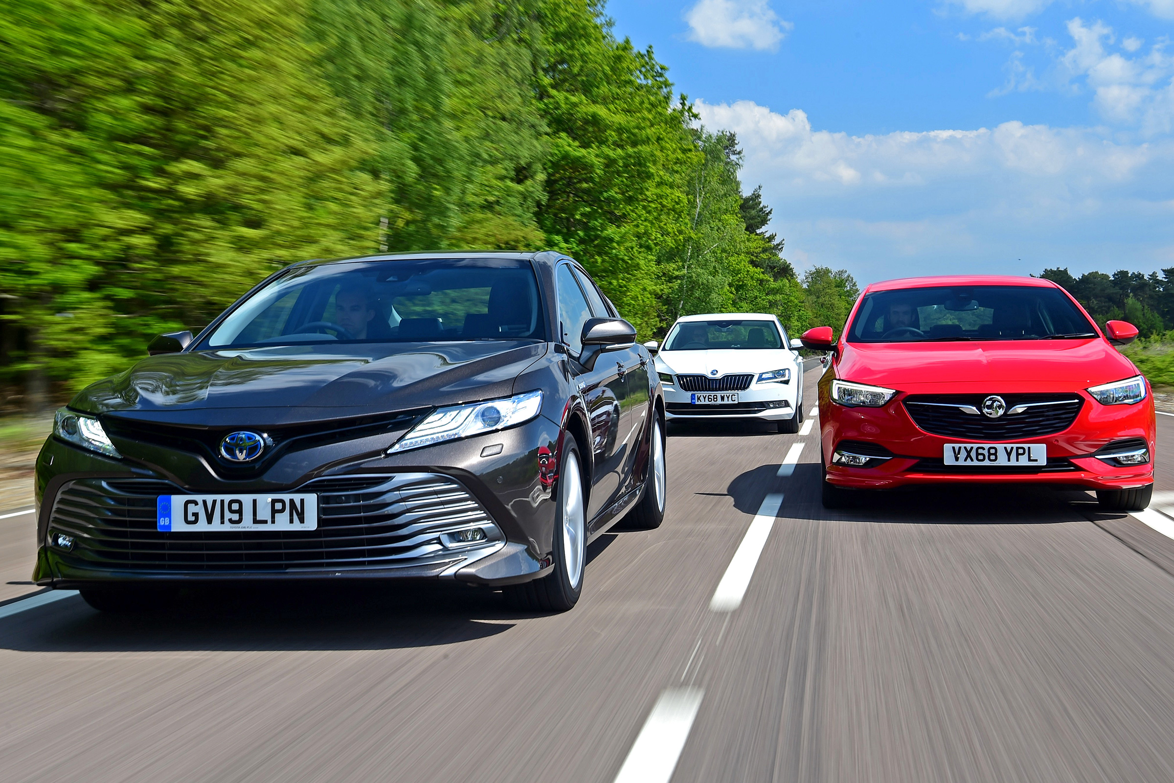 Toyota Camry vs Vauxhall Insignia Grand Sport vs Skoda Superb - header