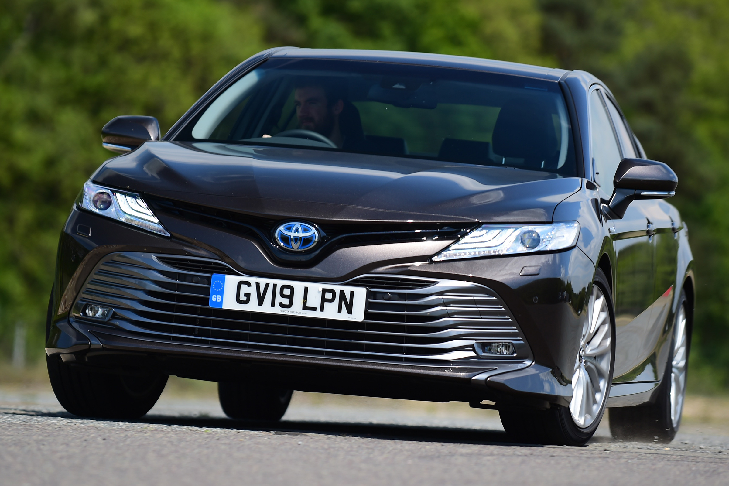 Toyota Camry - front cornering