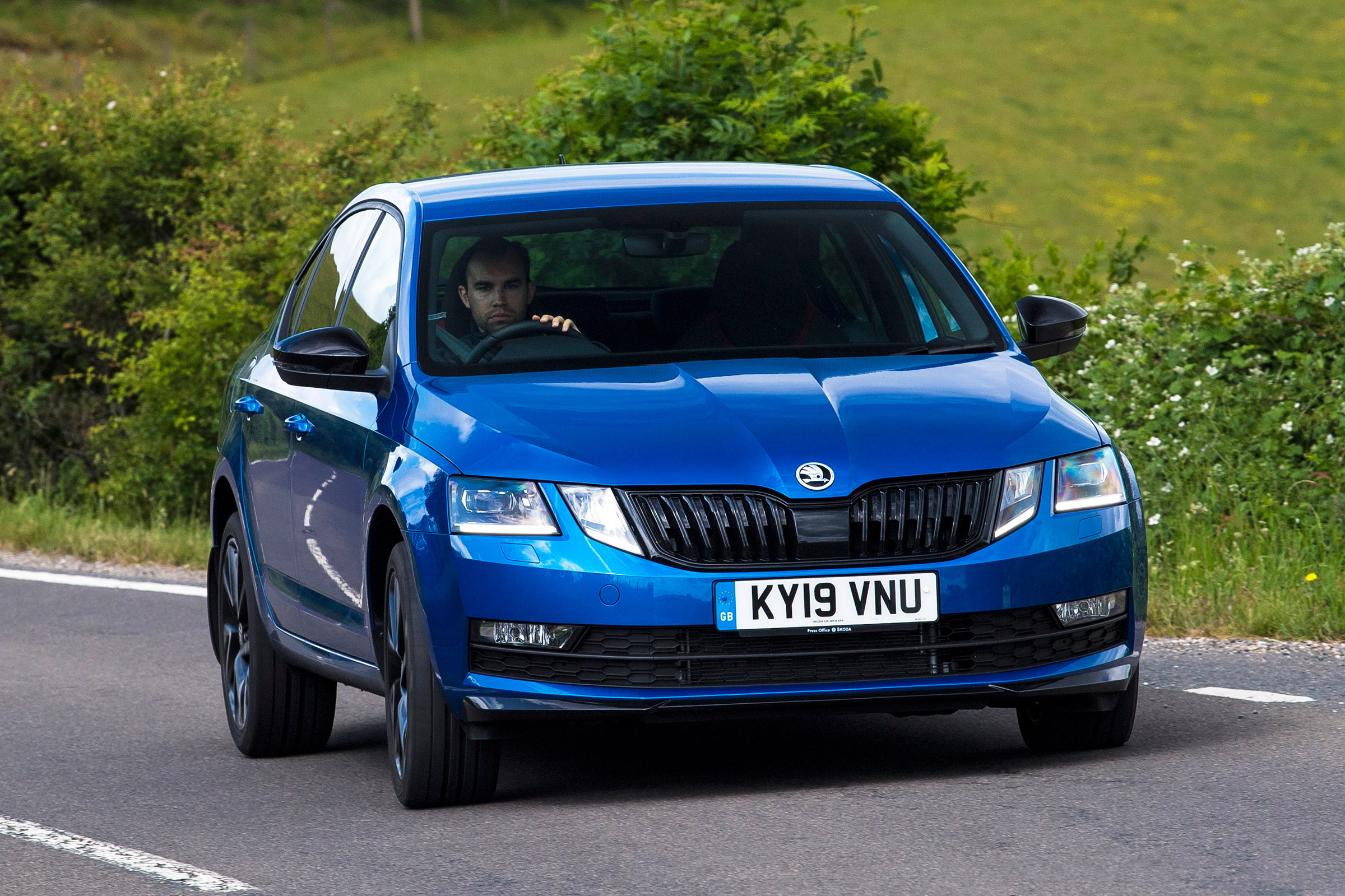 Skoda Octavia Sportline - front action