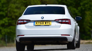 Skoda Superb - rear cornering