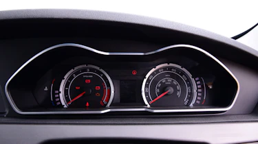 Vauxhall Insignia Grand Sport - front cornering
