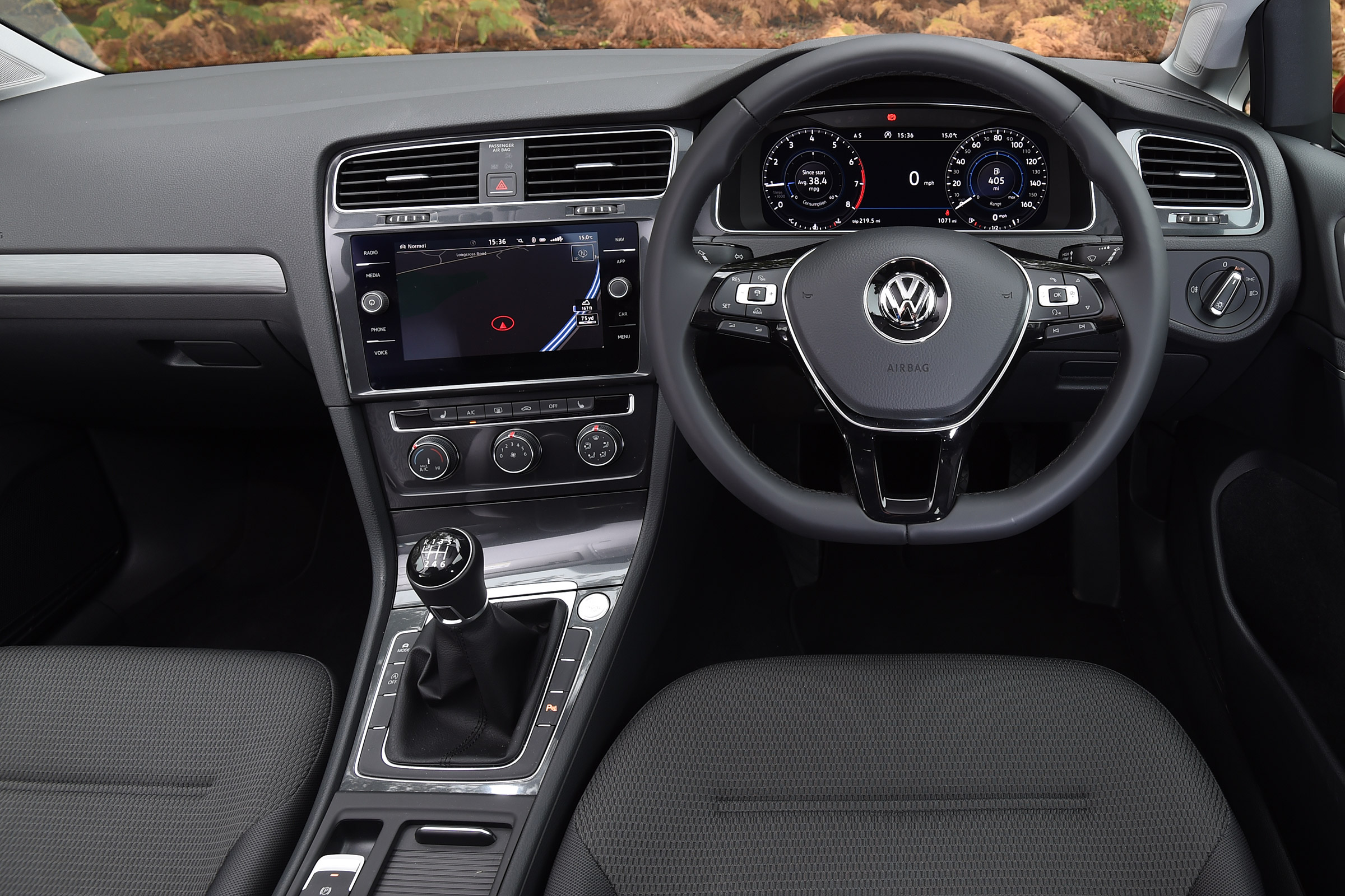 Volkswagen Golf - dash