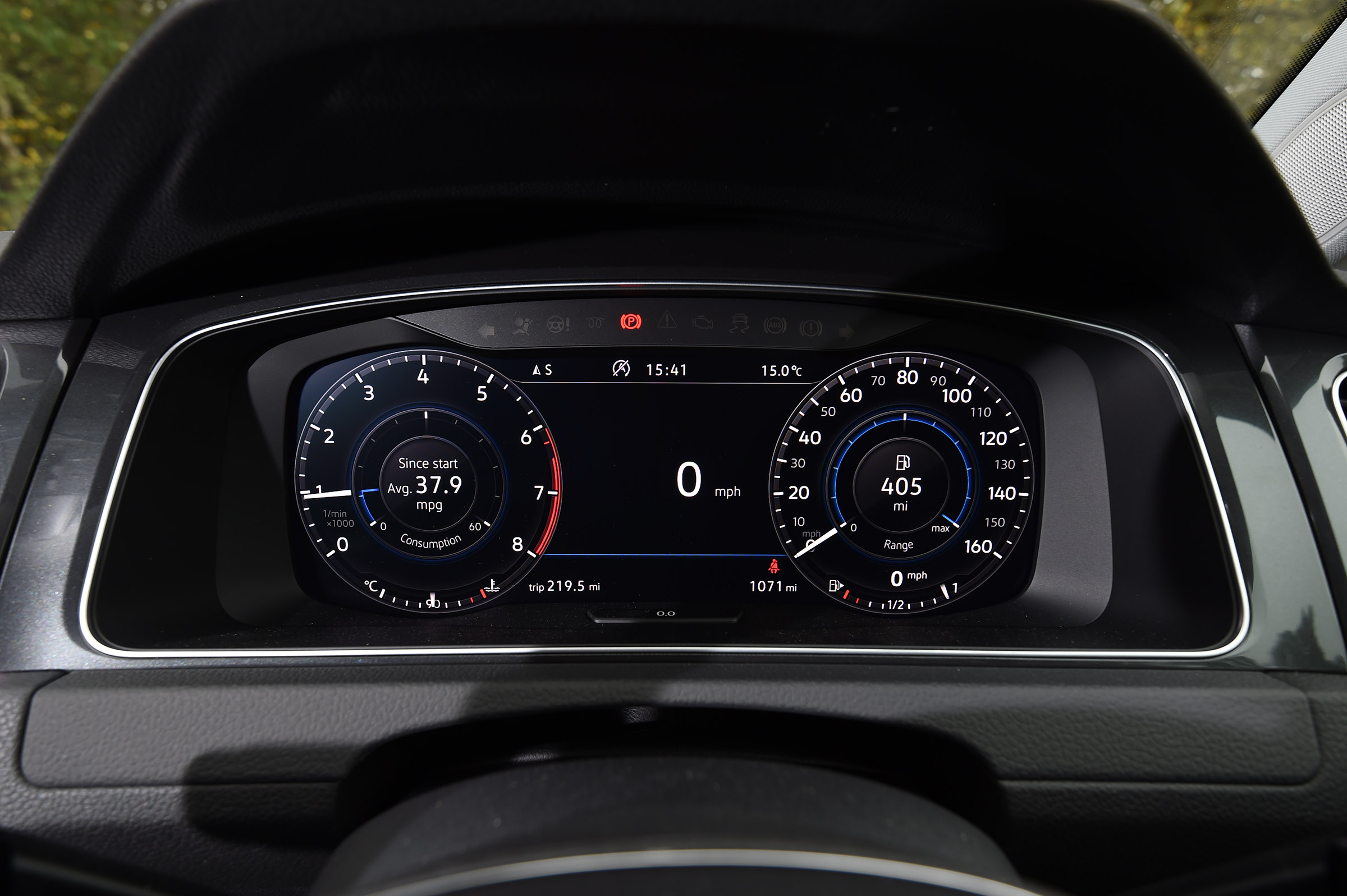 Volkswagen Golf - dials