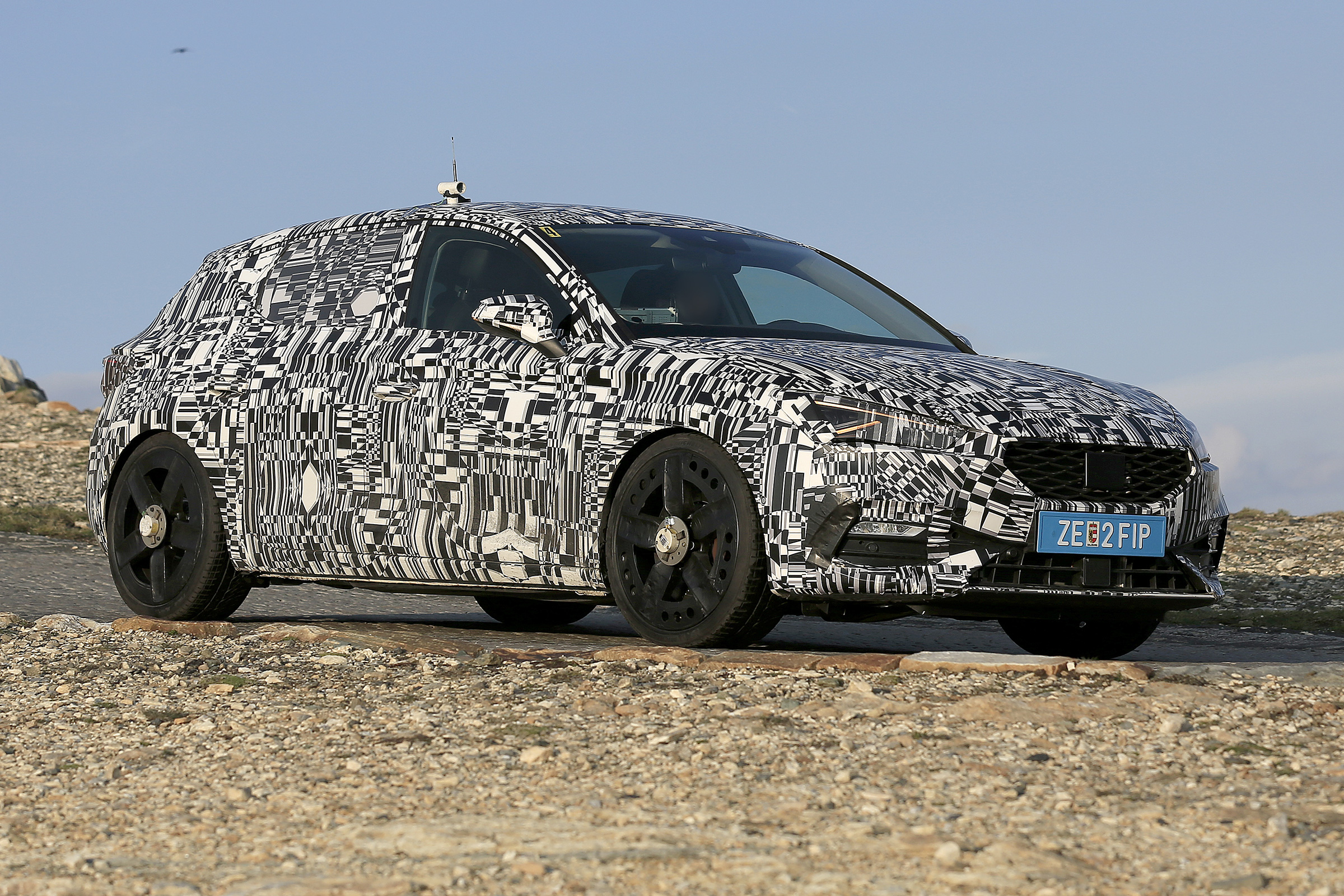 Cupra Leon - spied - front 3/4 cornering 