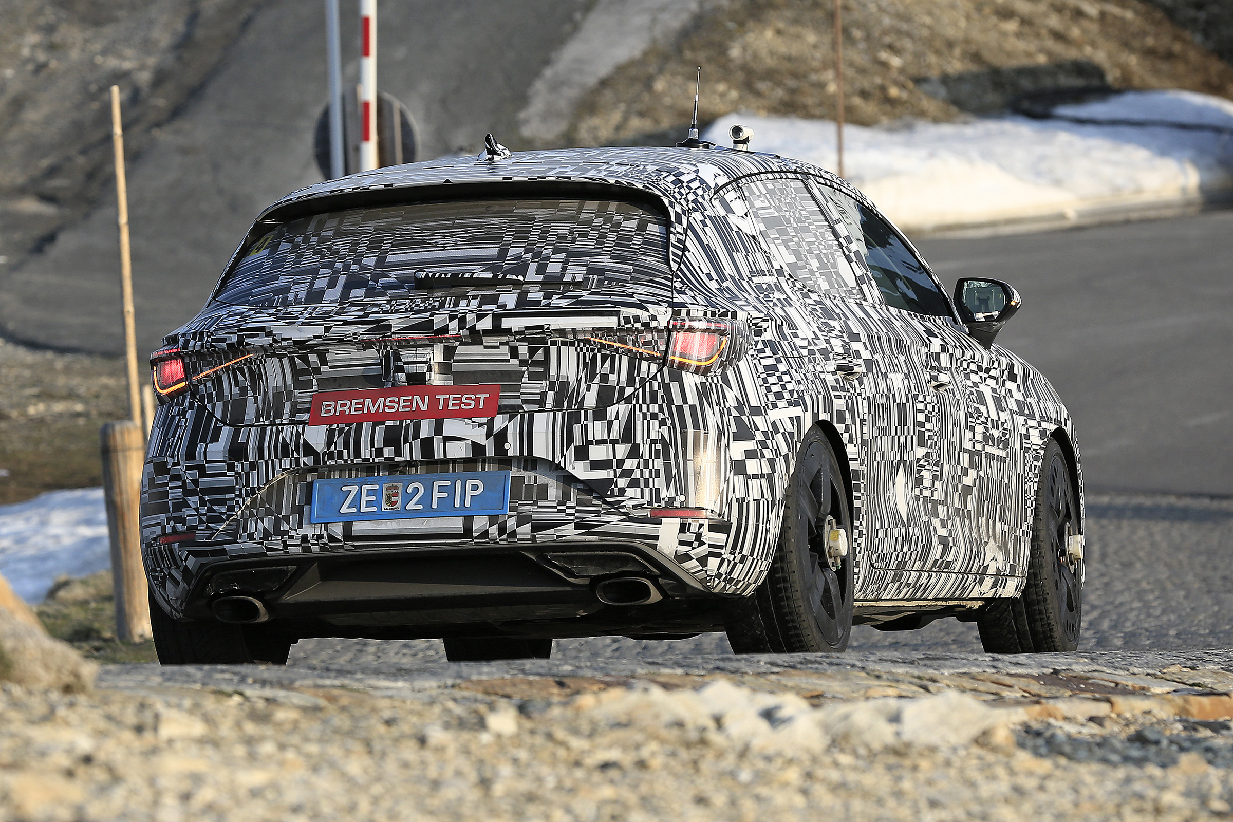 Cupra Leon - spied - rear cornering 
