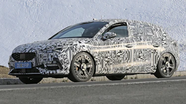 Cupra Leon - spied - side 3/4 tracking