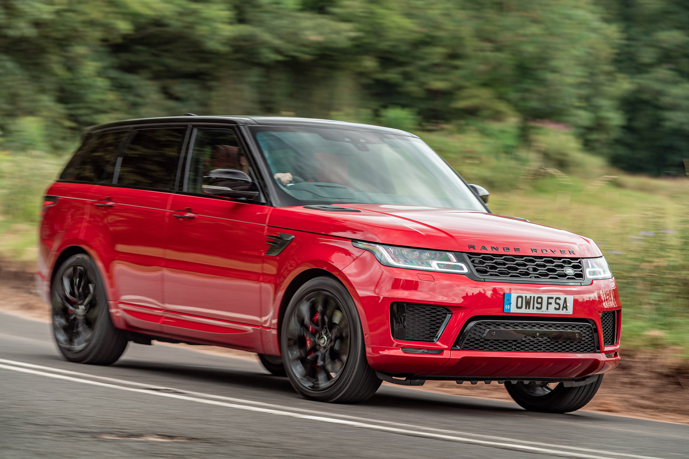 Range Rover Sport HST - front