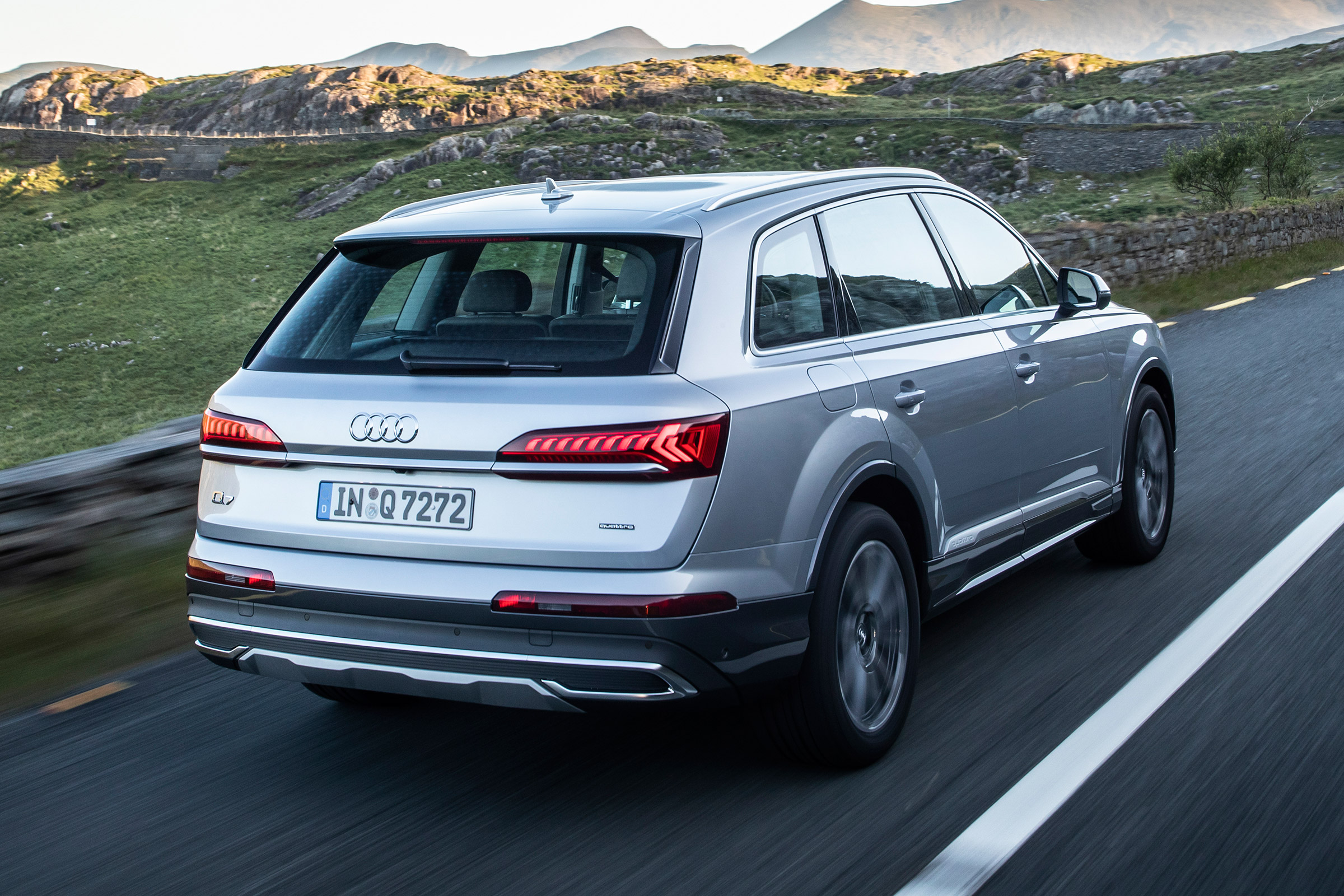 Audi Q7 - rear